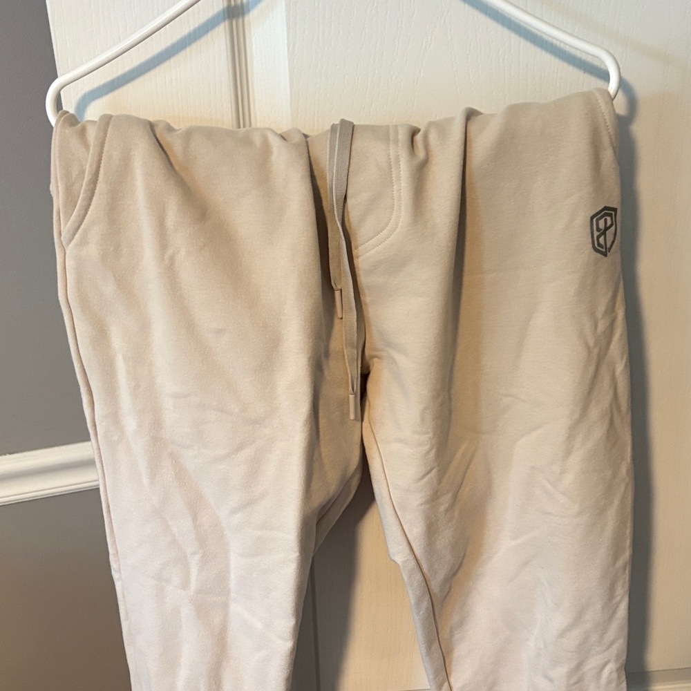 Born primitive joggers